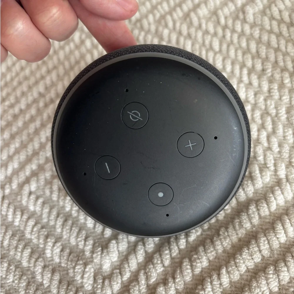 Amazon Alexa 3rd Gen - Picture 3 of 6